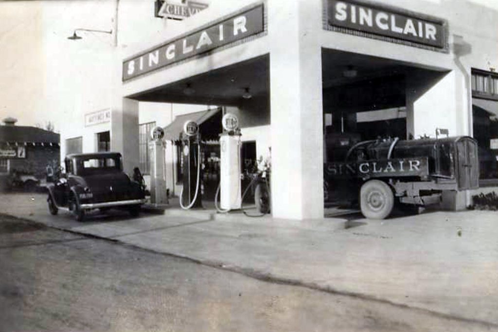 1940s Huffines Motor Company