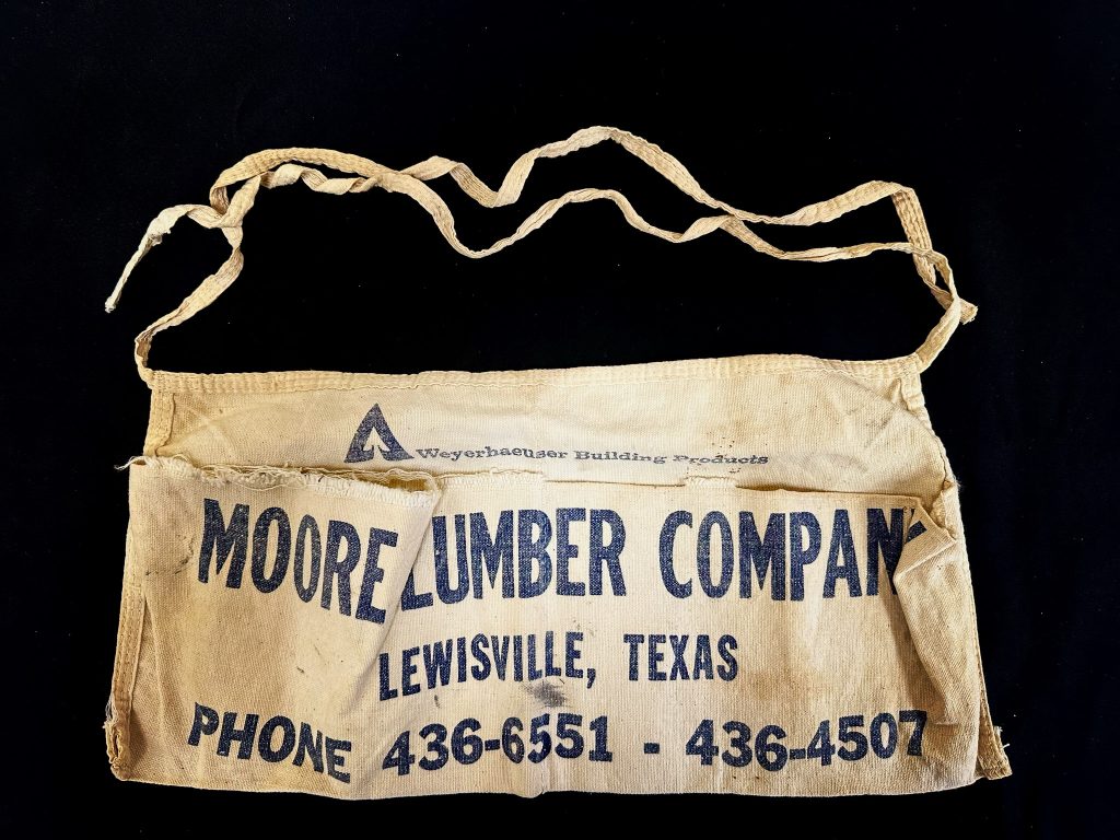 1982 Apron - Moore Lumber Company