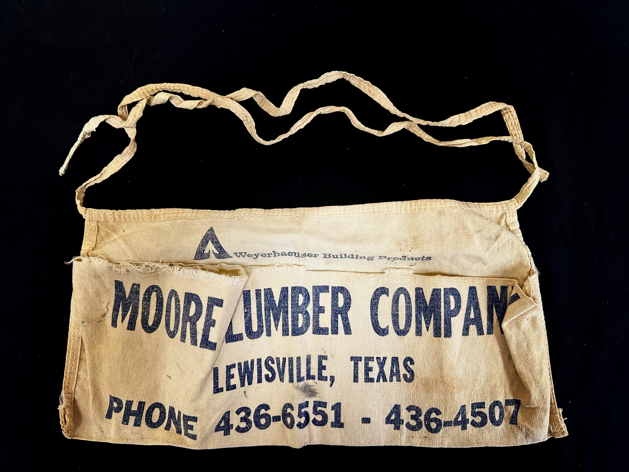 1982 – Apron – Moore Lumber Company