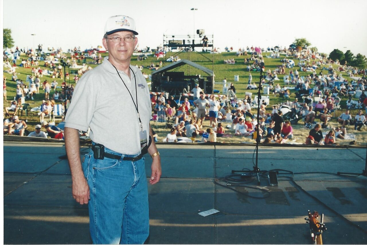 2001 - Mayor Gene Carey at July 4 festival