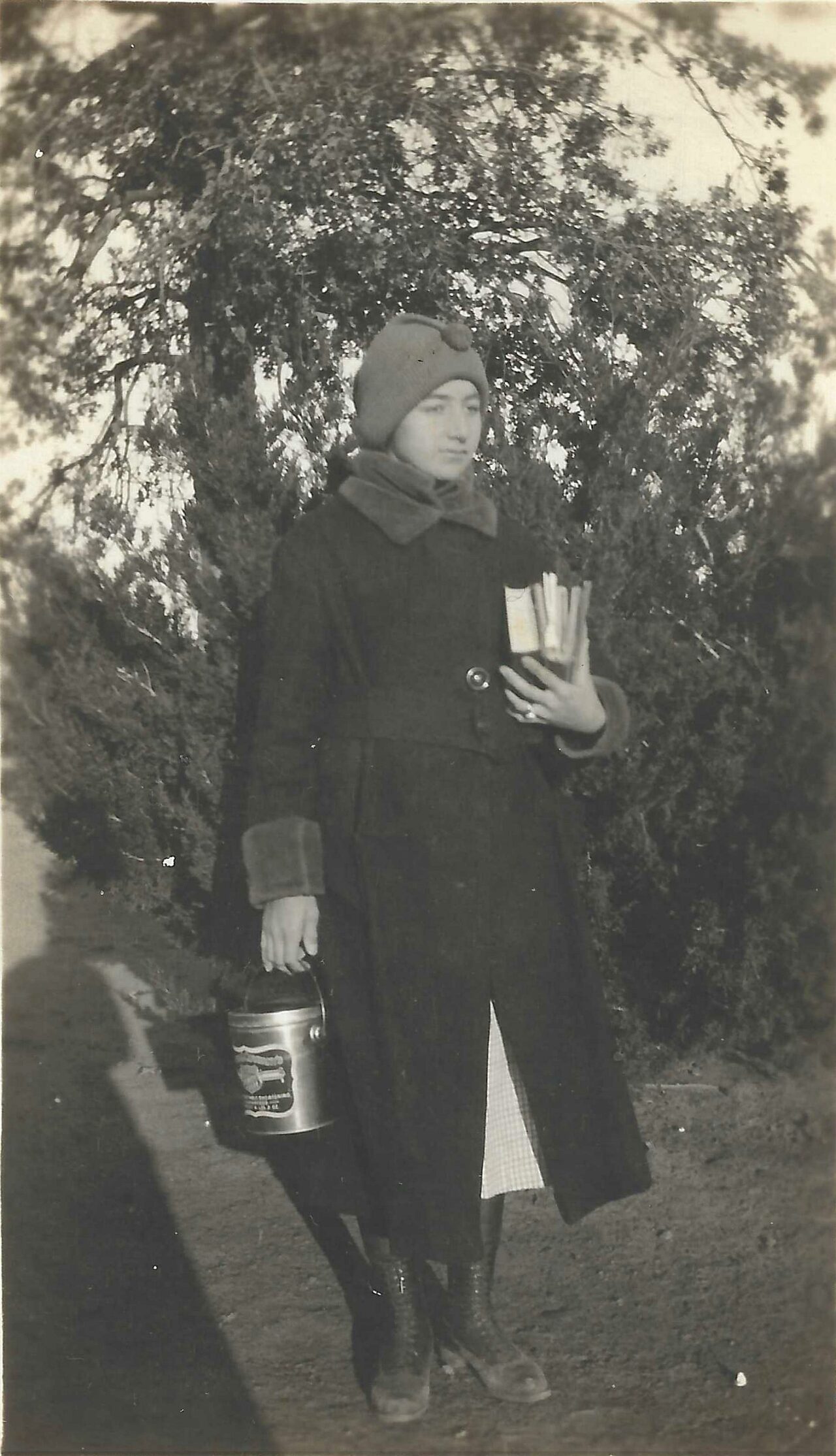 1917 Photo - Beulah Mae Russell ready for school (front)