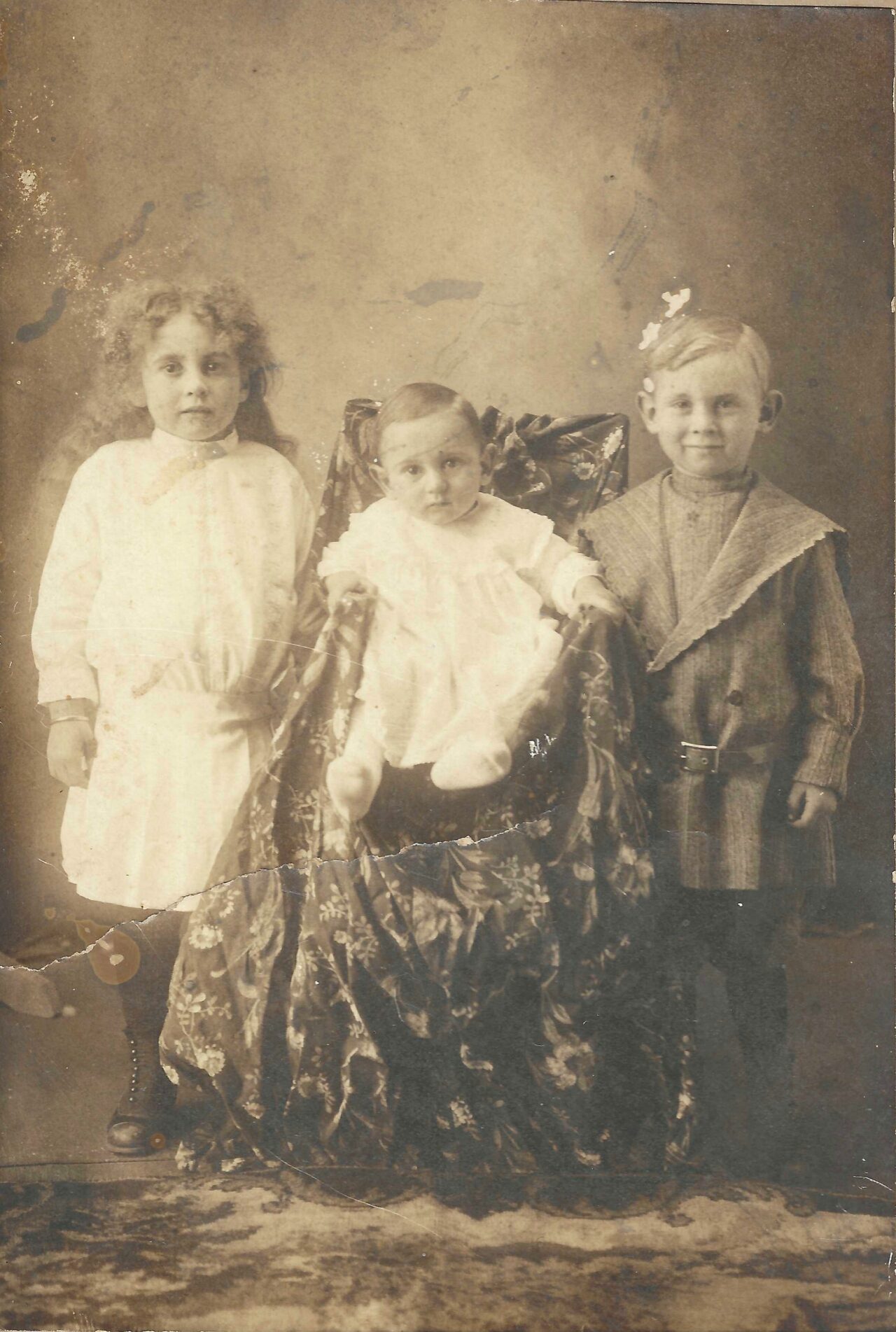 1914 - Three Robertson Children