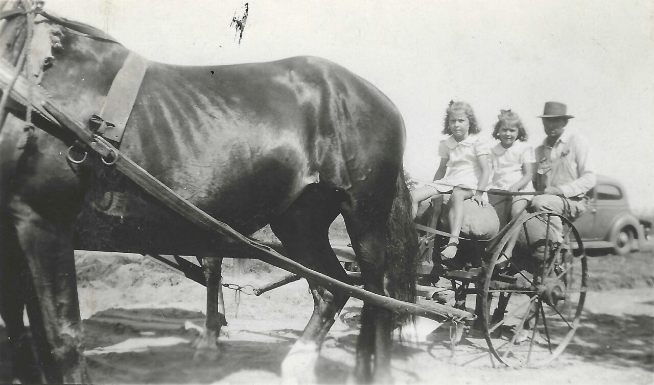 1940 - Charlie Russell and daughters